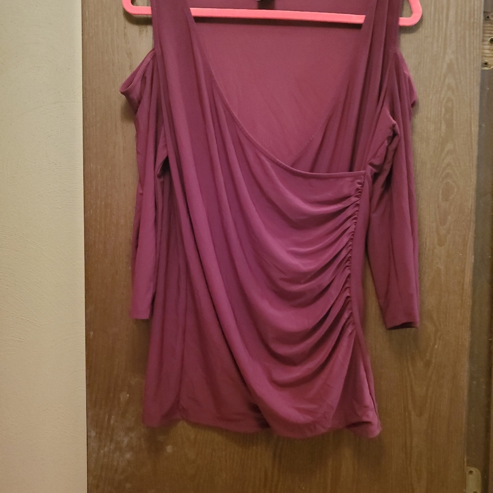 Torrid hald sleeve cold shoulder top